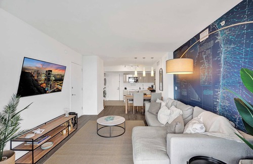 Hallandale Beach Apartment | Ocean and Canal View Condo Resort Hallandale 1006