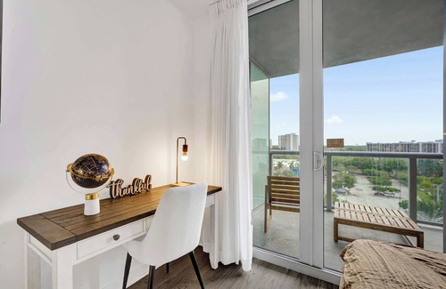Hallandale Beach Apartment | Ocean and Canal View Condo Resort Hallandale 1006