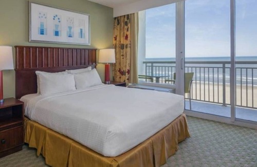 Northeast Virginia Beach Resort | Ocean Beach Club and Oceanaire is the nicest resort in Virginia Beach - 4 stars