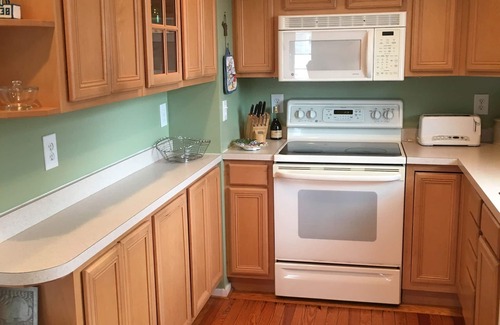 South Rehoboth Cottage | Ocean Block Beach Cottage - 7 Delaware Ave - Downtown Rehoboth