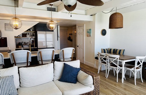 Melbourne Beach House | Ocean Blue at OPUS 21. Beautiful Oceanfront Beach house! New kitchen summer 2023