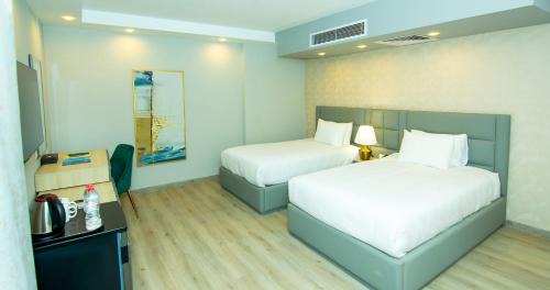 Heliopolis Apartment | Ocean Blue Studios