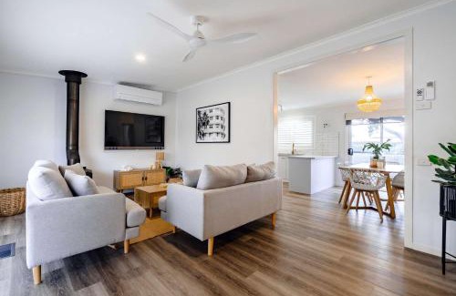 Ocean Grove House | Ocean Break Away 500m to the Beach