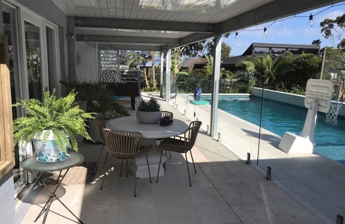 Mount Martha House | Ocean Breeze - 1/2 Acre Family Getaway. Suit family with kids & pet.