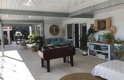 Mount Martha House | Ocean Breeze - 1/2 Acre Family Getaway. Suit family with kids & pet.