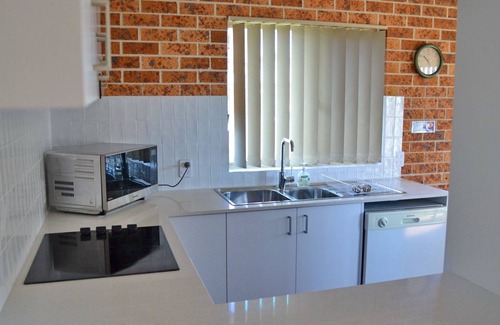 South West Rocks Apartment | Ocean Breeze 8 - walk to the beach