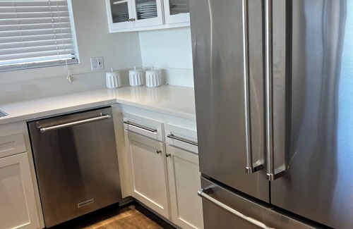Malibu Condo | Ocean Breeze Getaway – Cozy Malibu Condo with Style