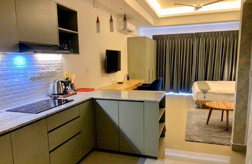 Negombo Apartment | Ocean Breeze Luxury Studio Apartment Negombo