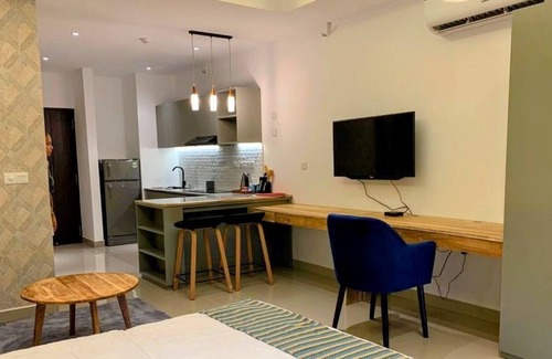 Negombo Apartment | Ocean Breeze Luxury Studio Apartment Negombo