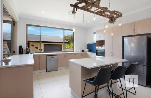 Norah Head House | Ocean Breeze - Pool, Beaches & Shops close by!