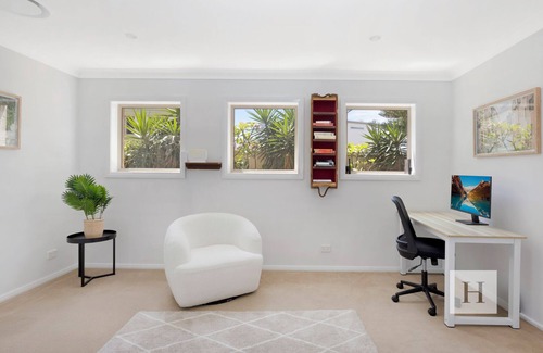 Norah Head House | Ocean Breeze - Pool, Beaches & Shops close by!