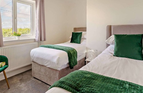 Port-Eynon House | Ocean Breeze - Rhossili Sunset Suite