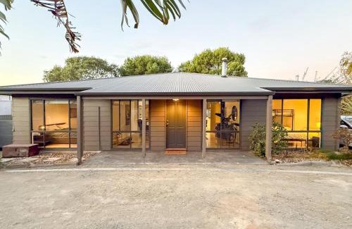 Port Willunga House | Ocean Breeze Stylish 4BR Retreat