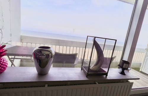 Zandvoort Apartment | Ocean BreezeApartment: WakeUp 2 Sound of the Waves -2 BedRoom-Beach Front-20feet