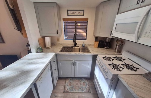 Smith River Cabin | Ocean Cabin 19 with Jacuzzi and Spacious Deck w/Seating (Private Beach Owned by White Rock Resort)