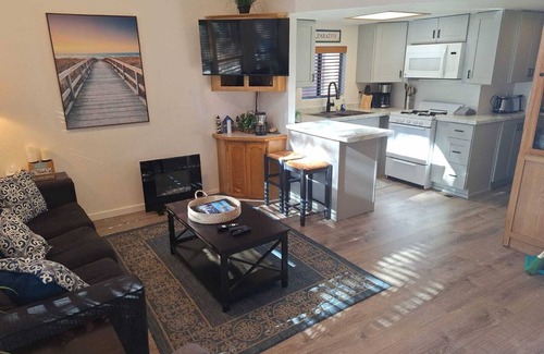 Smith River Cabin | Ocean Cabin 19 with Jacuzzi and Spacious Deck w/Seating (Private Beach Owned by White Rock Resort)