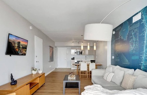 Hallandale Beach Apartment | Ocean & Canal View Cozy Condo Pool Gym Beach 1907