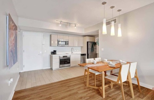 Hallandale Beach Apartment | Ocean & Canal View Cozy Condo Pool Gym Beach 1907