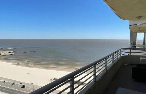 Biloxi House | Ocean Club 1206 Premier