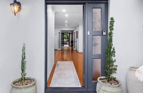 Shell Cove House | Ocean Cove Escape Spacious Entertainers Delight