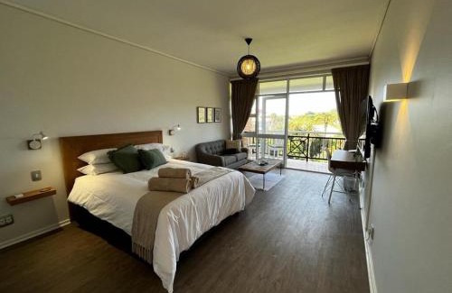 Summerstrand Apartment | Ocean Daze Brookes Hill Suites - Beachfront Spot