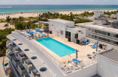 South Beach Condo | Ocean Dr 1BR Apt w/Rooftop Pool, 93 Walk Score