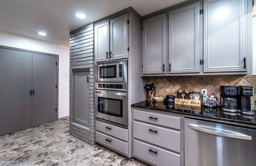 Bay Area House | Ocean Dr Sleeps 19 with Hot Tub & Game Room