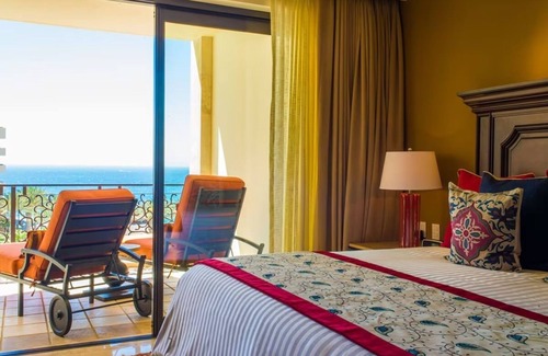 Marina Resort | Ocean front 1 bedroom plus murphy bed in Cabo San Lucas with WiFi, fitness room