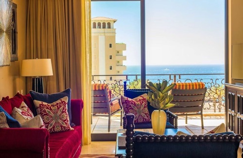 Marina Resort | Ocean front 1 bedroom plus murphy bed in Cabo San Lucas with WiFi, fitness room