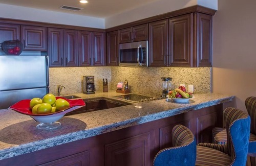 Marina Resort | Ocean front 1 bedroom plus murphy bed in Cabo San Lucas with WiFi, fitness room