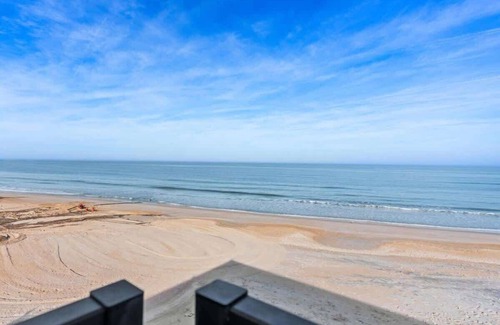 Flagler Beach House | Ocean Front 4 bedrooms, 2 Ocean Decks, Direct Flag