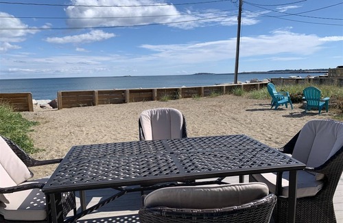 Camp Ellis Cottage | Ocean front 4 Bedroom/2 Bath cottage