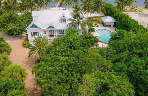 Islamorada Villa | Ocean Front 5 Bedroom Estate in the Heart of Islamorada
