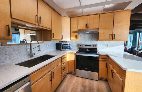 Yachats House | Ocean Front 5 BR Home! Yachats, Walk to Everything! Dog Friendly!