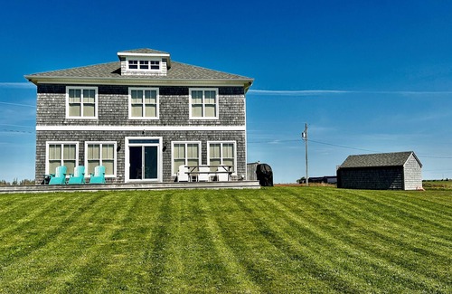Augustine Cove Cottage | Ocean Front Beach House in Augustine Cove