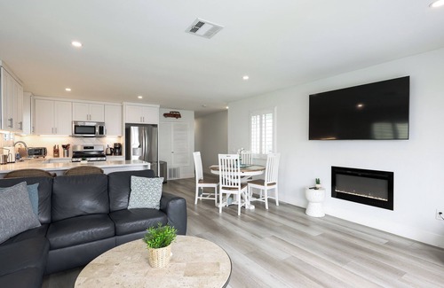 Leucadia House | Ocean Front Beacons Beach, Amazing View, Surfboard