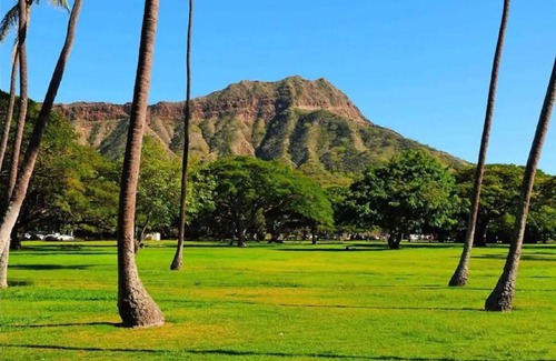 Honolulu Condo | Ocean Front Breathtaking Views Prime Gold Coast Location Private Beach Access