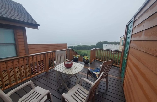 Smith River Apartment | Ocean Front Cabin 1 With Jacuzzi Amazing Views