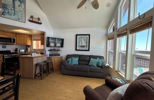Smith River Cabin | Ocean Front Cabin 11 with Private Jacuzzi & Superb Views