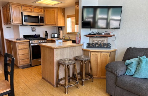 Smith River Apartment | Ocean Front Cabin 11 w Jacuzzi Superb Views