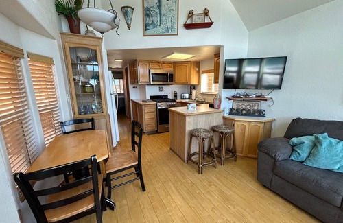 Smith River Apartment | Ocean Front Cabin 11 w Jacuzzi Superb Views