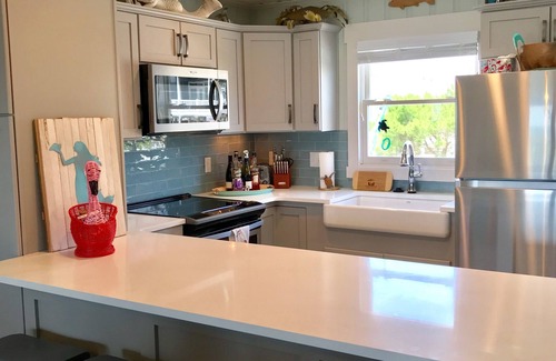 Ocean Isle Beach Cottage | Ocean Front Cottage with optional Heated Pool.