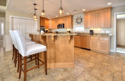 Ocean Isle Beach Condo | Ocean Front Condo - Beautiful beach and views