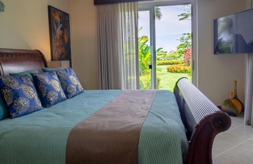 Herradura Apartment | Ocean Front Condo In Peaceful, Gated Community