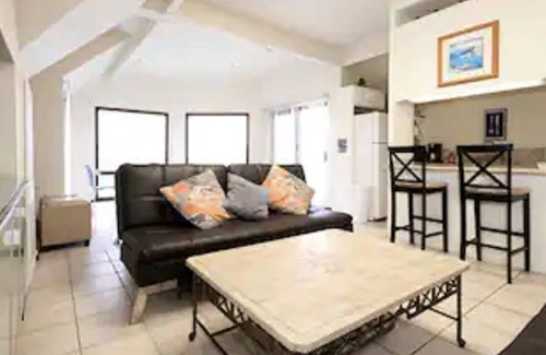 South Mission Beach House | OCEAN FRONT DUPLEX IN SOUTH MISSION BEACH, top and bottom units rented together