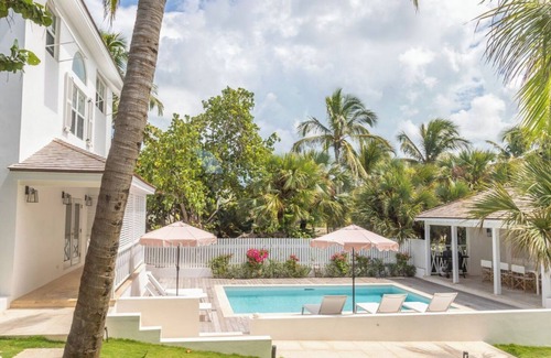 Dunmore Town House | Ocean Front Exquisite Home, Harbour Island, Bahamas, Daily Butler & Housekeeper