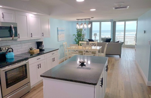 Daytona Beach Shores Condo | Ocean Front - First Floor - Breezy Beachfront Condo - Blue Turtle Bungalow