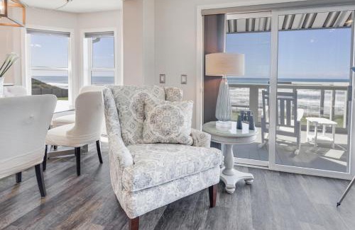 Yachats House | Ocean Front Home! Hot Tub! Stone's Throw