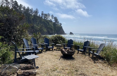 Neskowin House | Ocean Front, Hot tub, theater room, game room, Wifi, All king beds