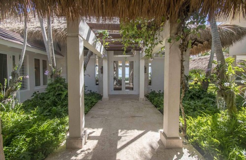 Punta Cana Villa | Ocean Front Luxury Villa in Golf and Beach Resort